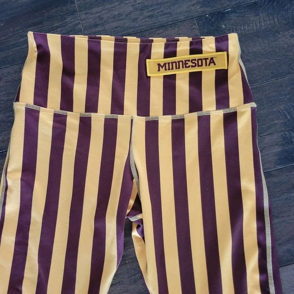 NWT Minnesota Zoozatz size‎ Small leggings